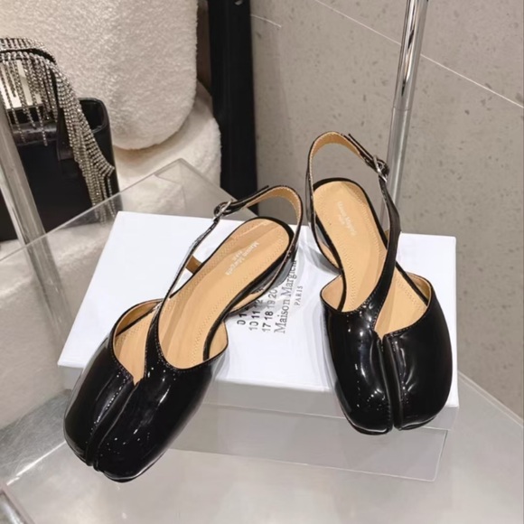 MM6 Maison Martin Margiela Shoes - MM6 Maison Martin Margiela Glossy Black Tabi Slingback Heels